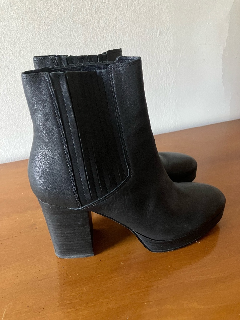 Eileen Fisher HARP-LT Black Grain Leather Booties Size 9